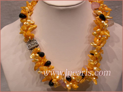 freshwater pearl necklace with crystal and amethyst beads