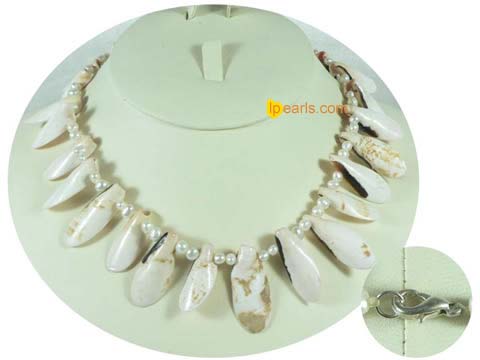 Neckalce made of smooth on both sides jewelry pearls & shell bea