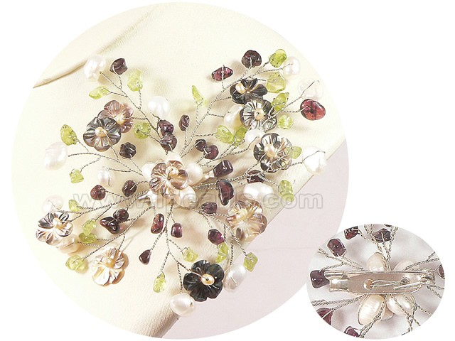 9*9cm exquisite freshwater pearl brooch with shell