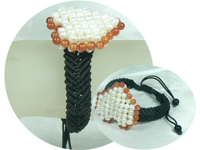 adjustable agate and white potato pearl knitted bracelet