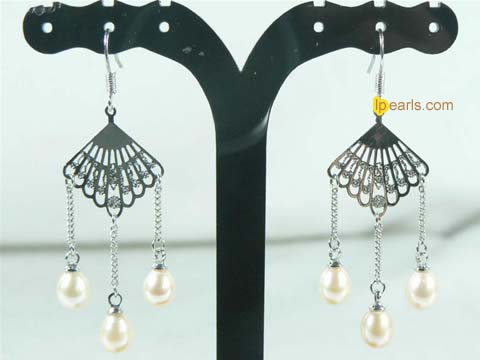 cute pink 5*7mm tear drop pearl dangling earrings