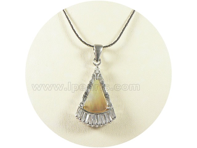 2*3.5cm yellow color shell pendant