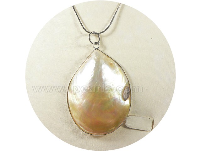 4.5*6cm yellow color oval shell pendant