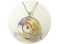 5cm yellow round shape shell pendant with lovely design