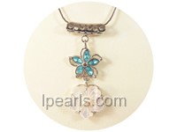 2.5*6cm charming white flower shell pendant with blue zircon