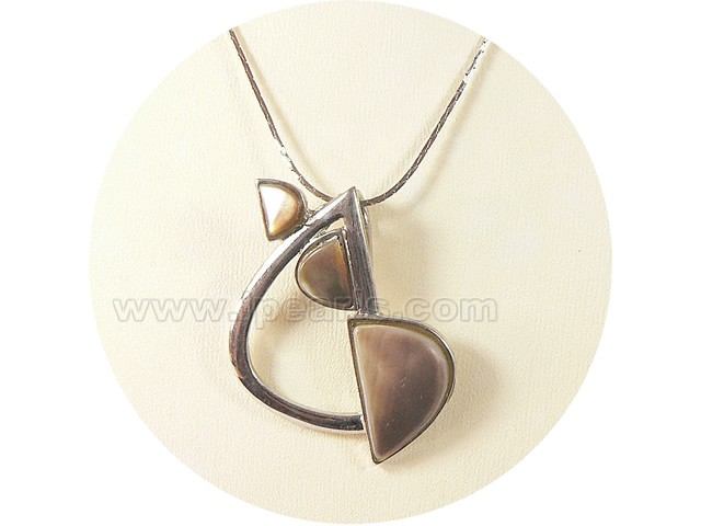 3.5*4.5cm semicircle shape black shell pendant