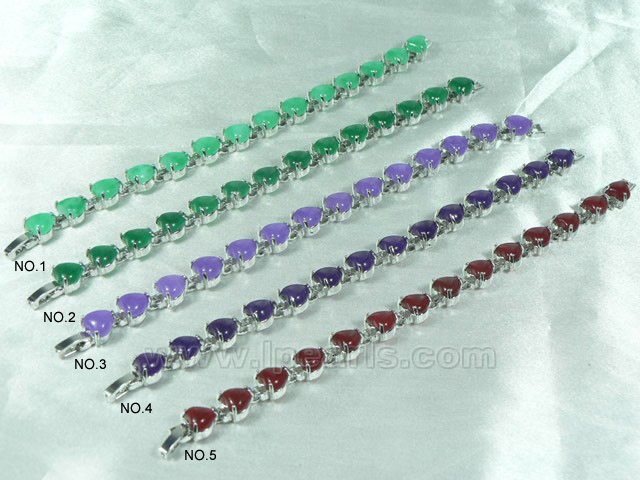 beautiful heart shape 8*9mm jade bracelet with alloy tray