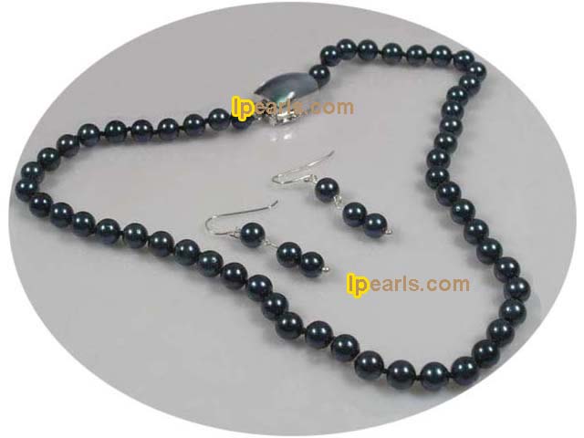 Black Cultured Saltwater Pearl Necklace and earrings set