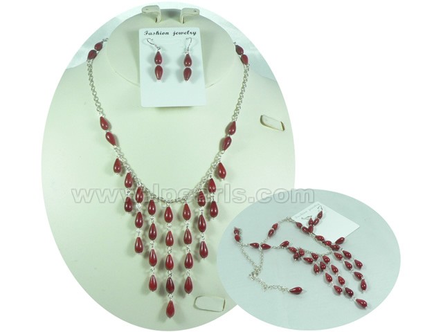 6*11mm red raindrop coral necklace and dangling coral earrings