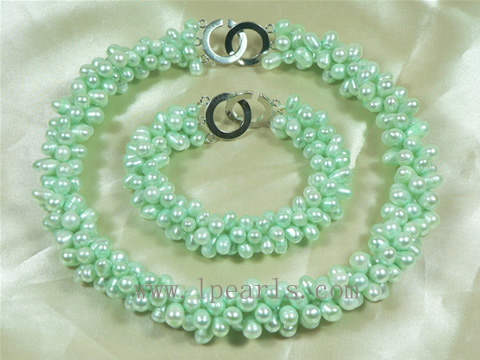 three strands twisted pearl necklace with bracelet