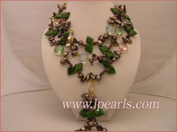 dark coffee blister pearl necklace with heart shape crystals