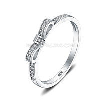 Lovely 925 sterling silver bowknot ring with zircons