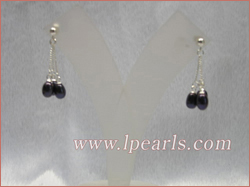 dangling earrings made of freshwater pearls