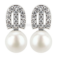 Popular silver plated M design bread pearl earring