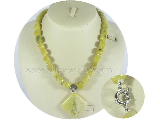 Gemstone necklace with gemstone pendant