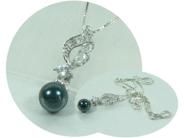 wholesale black 7.5-8mm akoya pearl pendant with zircon beads