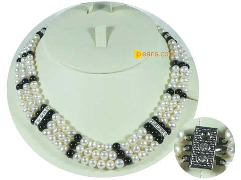 6-7mm white freshwater pearl necklace with 6mm black agates