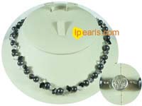 simple pearl necklace with white and black crystal beads
