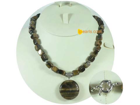 jade necklace with a 30mm coin shaped bowlder