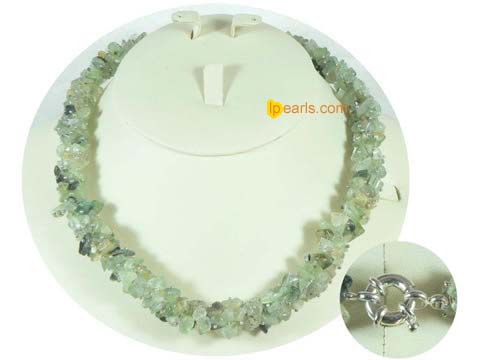 green variable shape gemstone necklace on wholesale