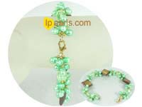 4-5mm green side-drilled pearl bracelet with square shells