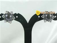 black freshwater pearl stud earrings with zircon