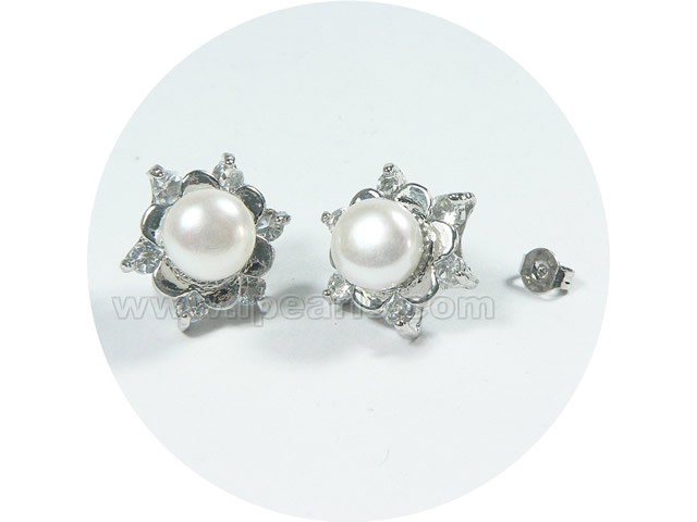 white 7.5-8mm freshwater pearl stud earrings with zircon