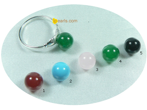 8mm round green agate sit atop 925silver ring setting