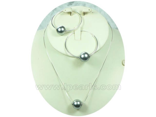 round shell pearl pendant and earrings set with sterling chain